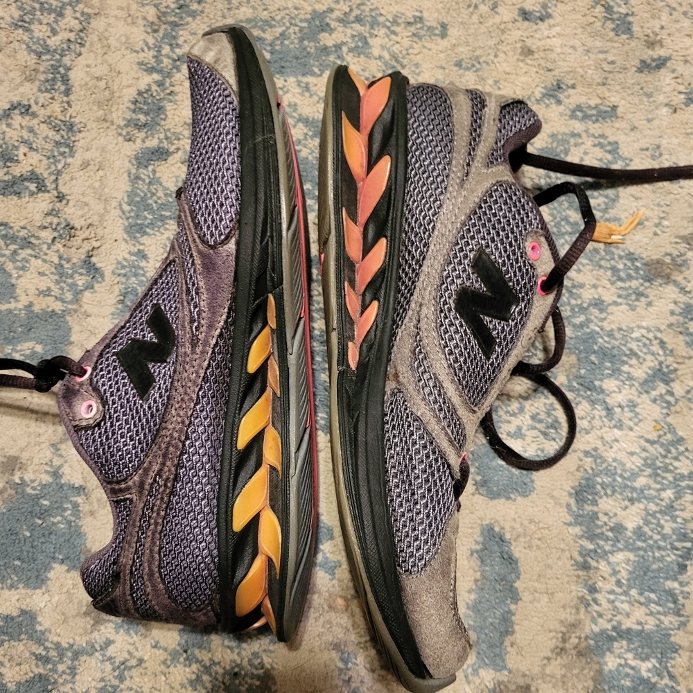 New Balance gray and pink tennis shoe